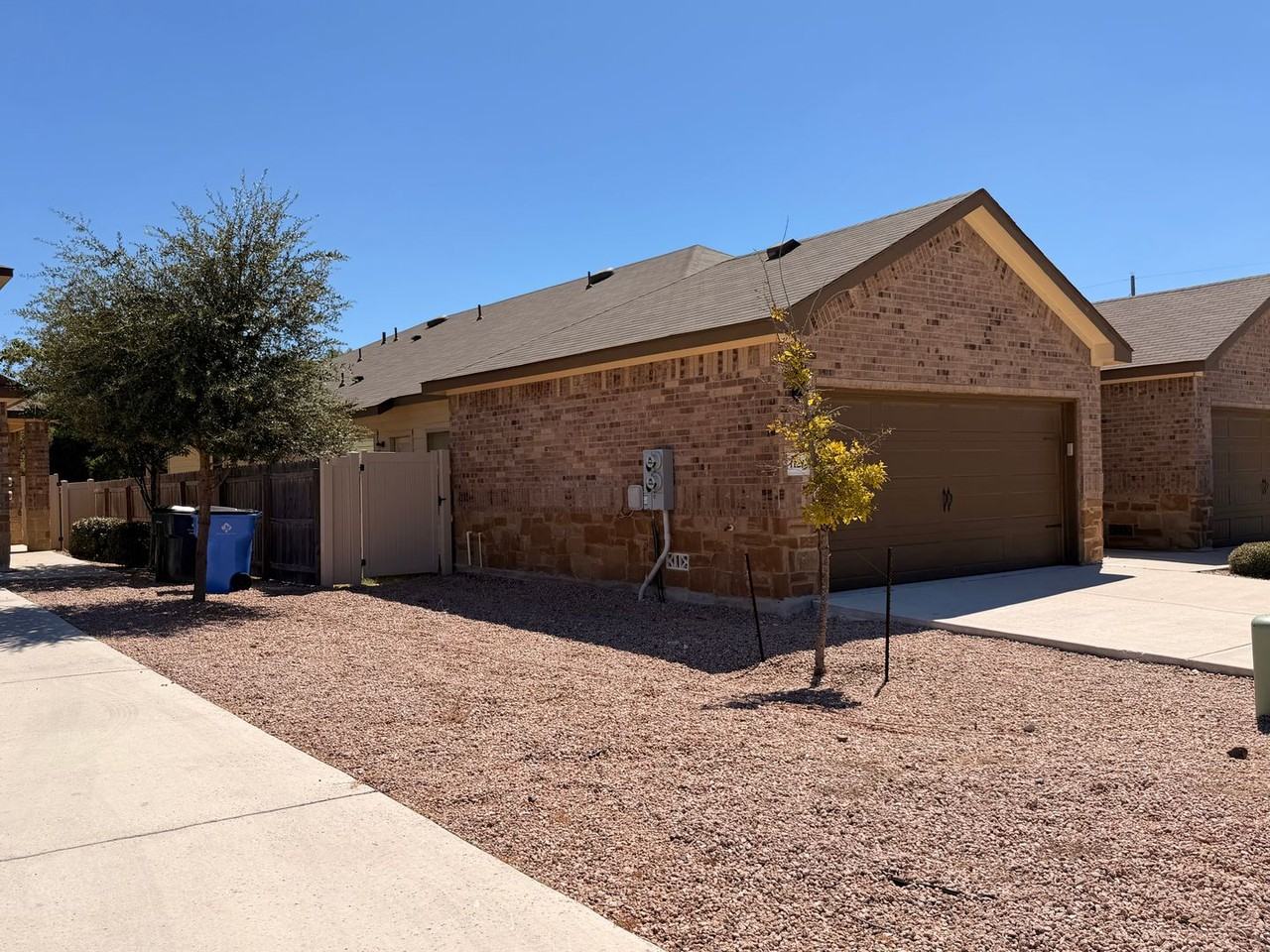 1127 Renee Way - Photo 2 of 21