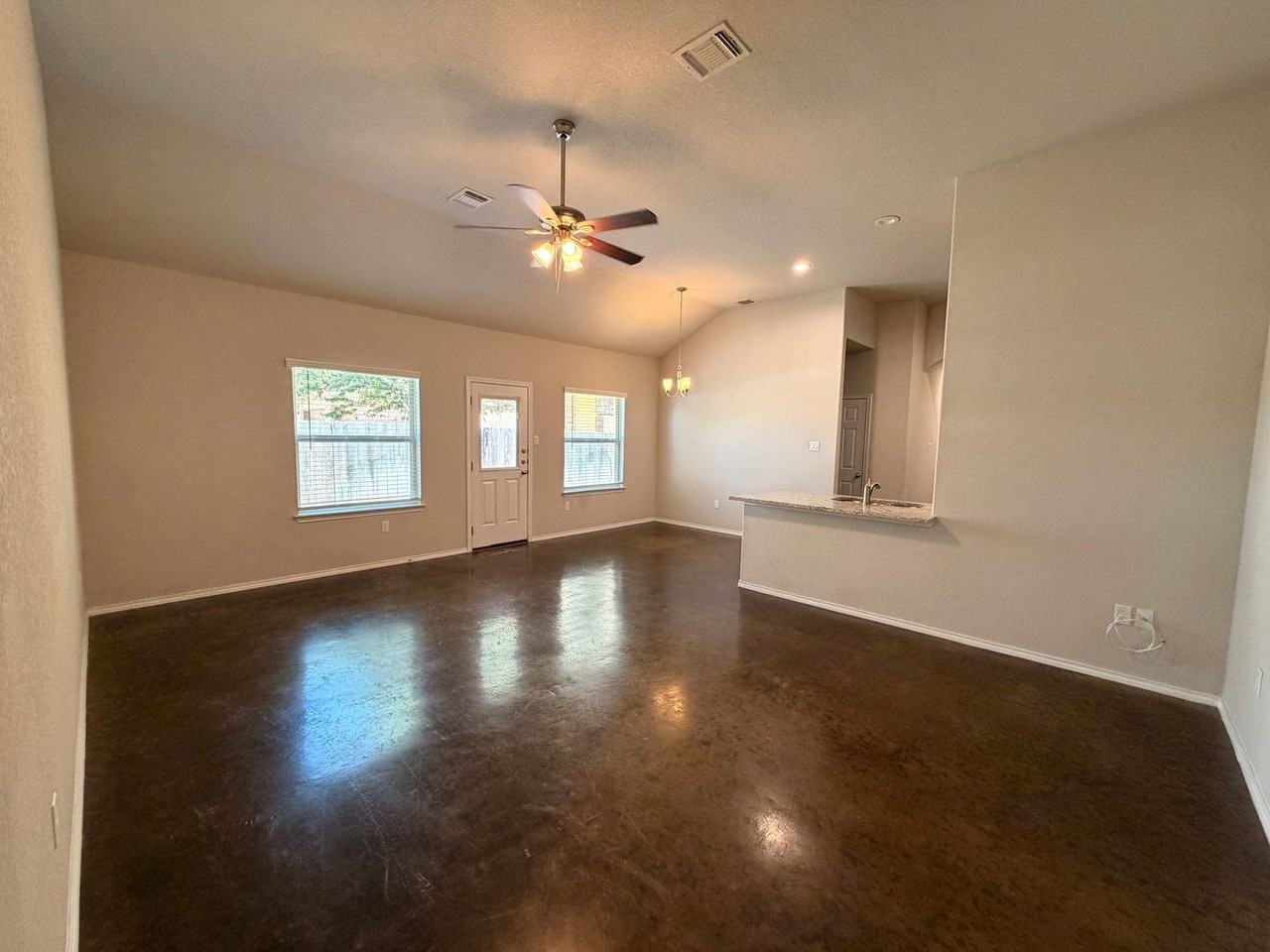 1127 Renee Way - Photo 3 of 21