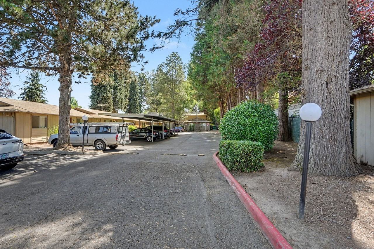 203-Evergreen Villa - Photo 7 of 50