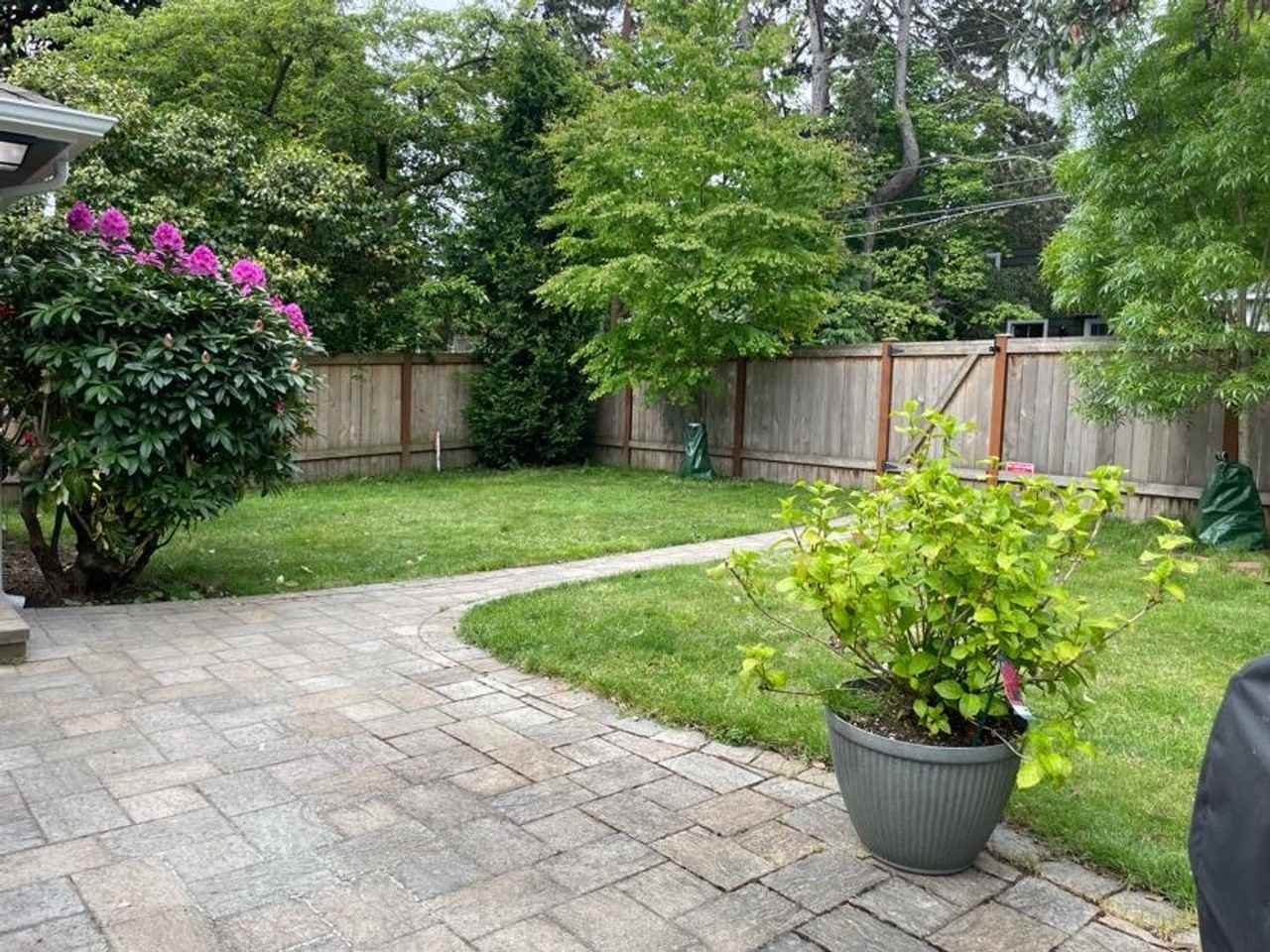 8520 19th Ave Nw - Photo 4 of 26