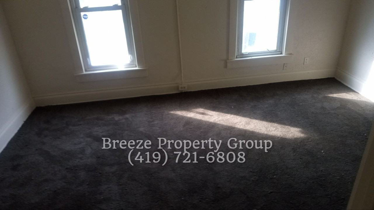 1434 N Ontario St - Photo 3 of 6