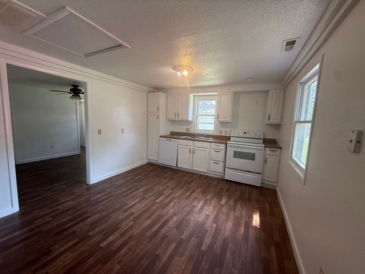 2541 W State St - Photo 2 of 9