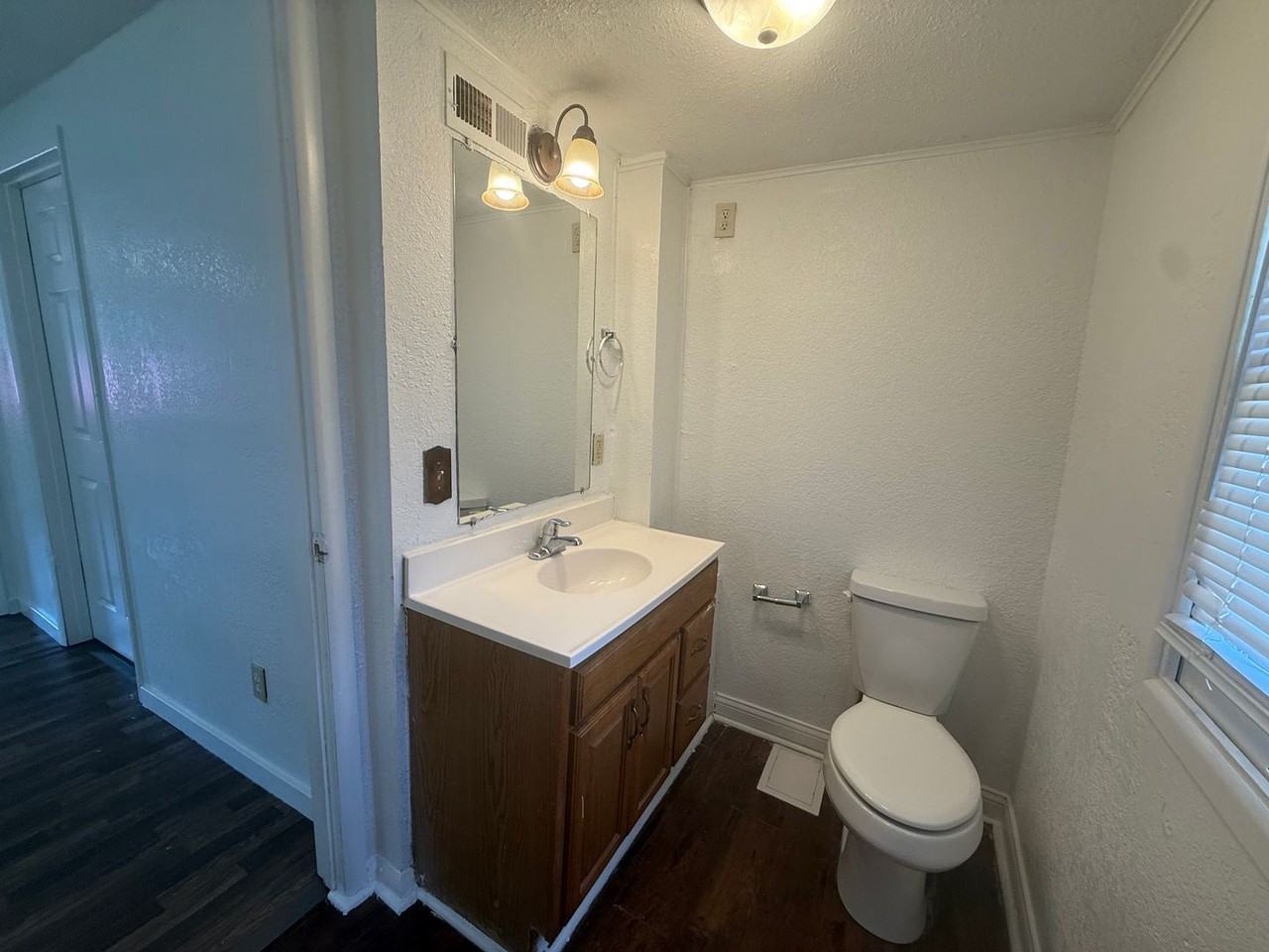 2541 W State St - Photo 5 of 9