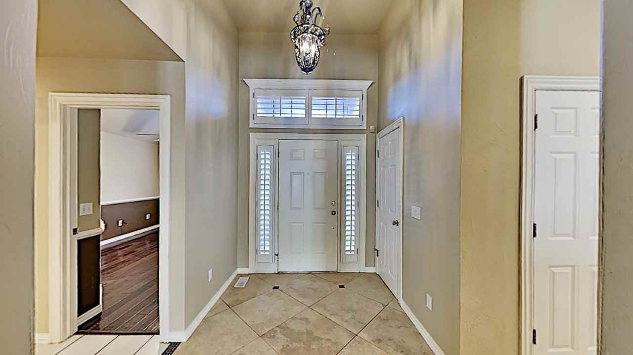 6808 Sandlewood Dr - Photo 4 of 29