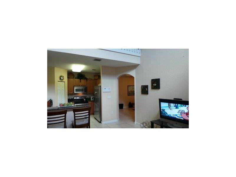 6956 NW 116th Ct - Photo 3 of 5