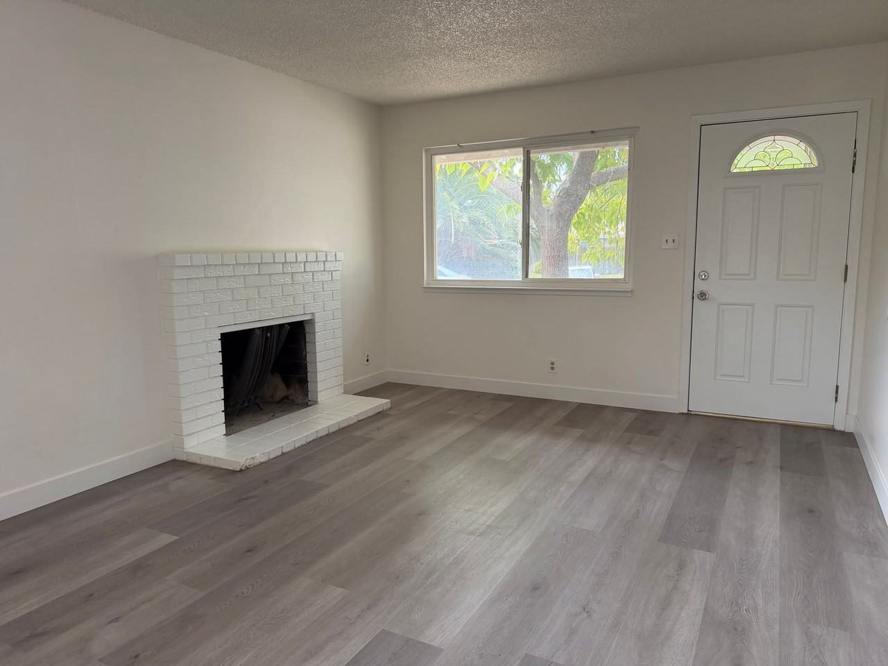 2635 Moderna Ct - Photo 4 of 27