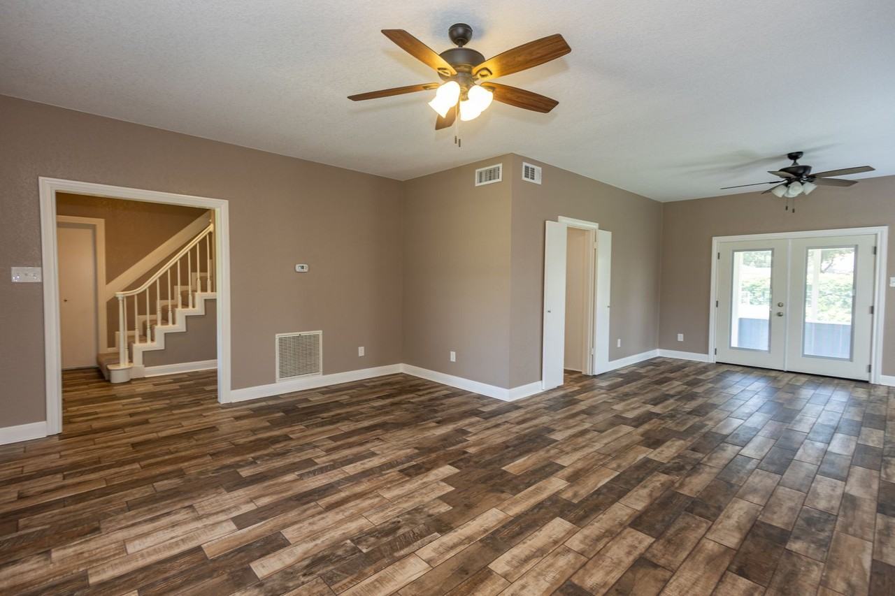 4610 Ford St - Photo 5 of 19