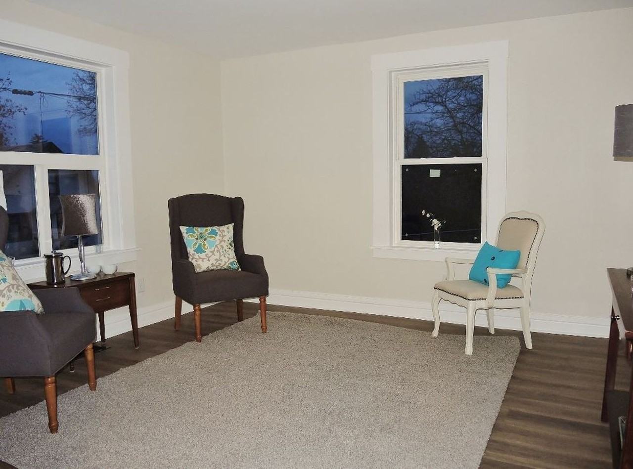 614 E Hartson Ave - Photo 2 of 35