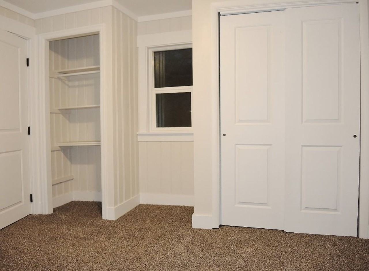 614 E Hartson Ave - Photo 7 of 35
