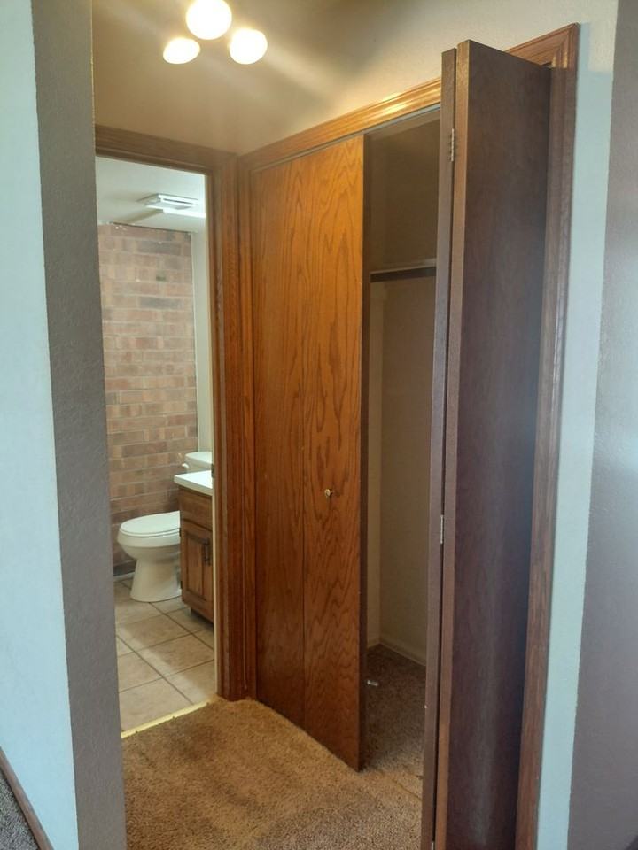 2111 Chatalet Ln #B - Photo 3 of 20