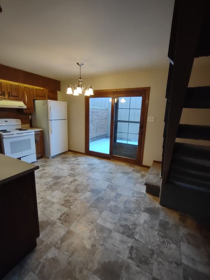 2111 Chatalet Ln #B - Photo 6 of 20