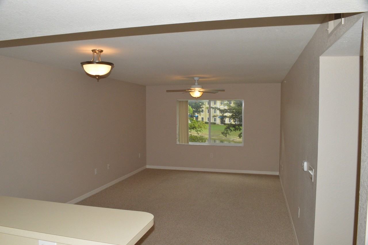 8214 Key Royal Cir #125 - Photo 2 of 26