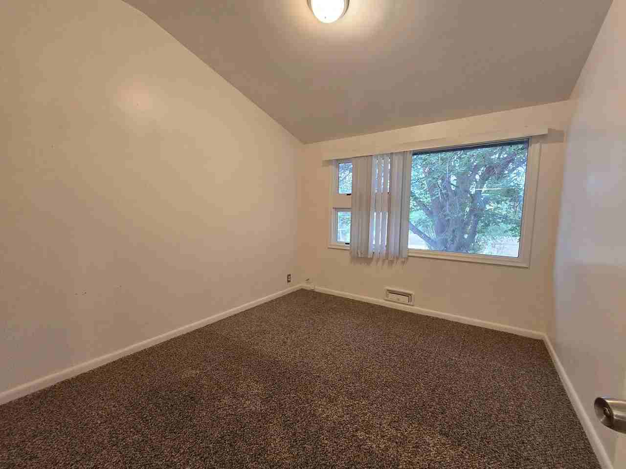 3232 Poly Dr - Photo 7 of 27