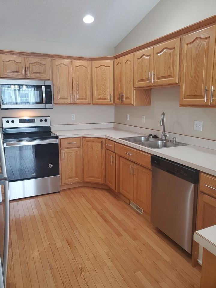 1635 51st St S - Photo 3 of 17
