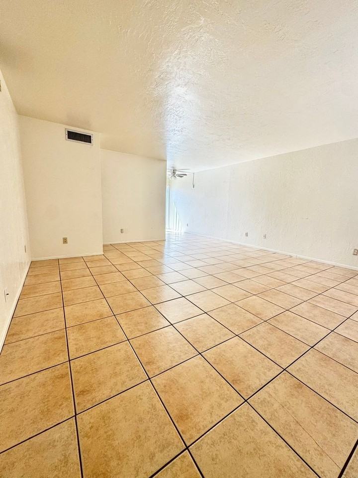 545 S 3rd St - Photo 4 of 19