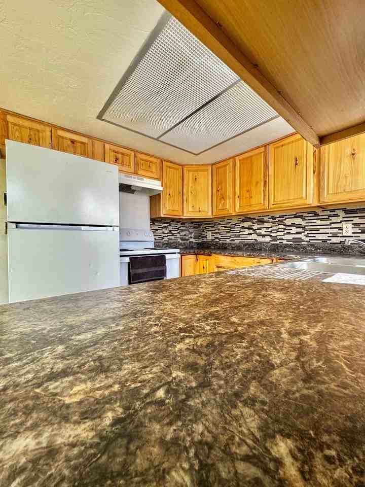 545 S 3rd St - Photo 5 of 19
