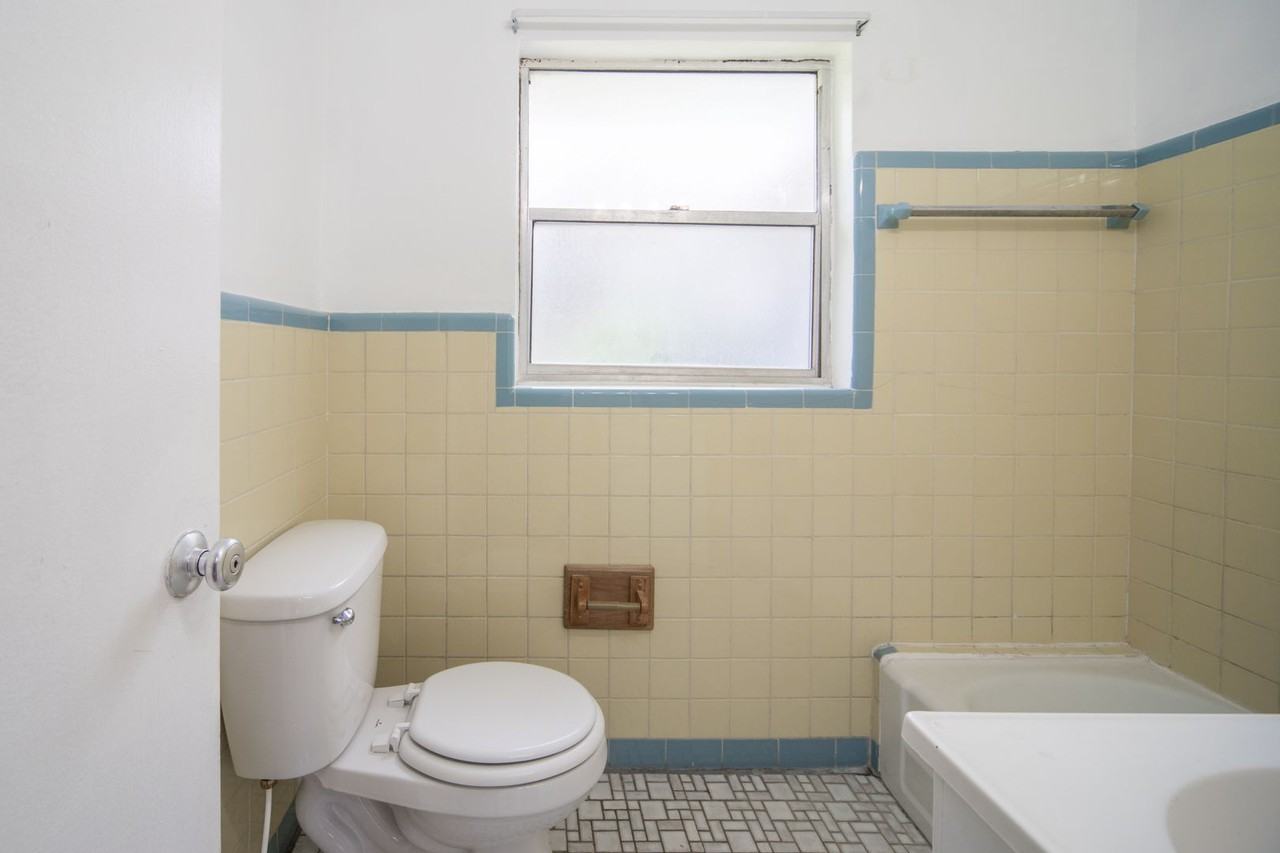 8242 Lone Star Rd - Photo 7 of 22