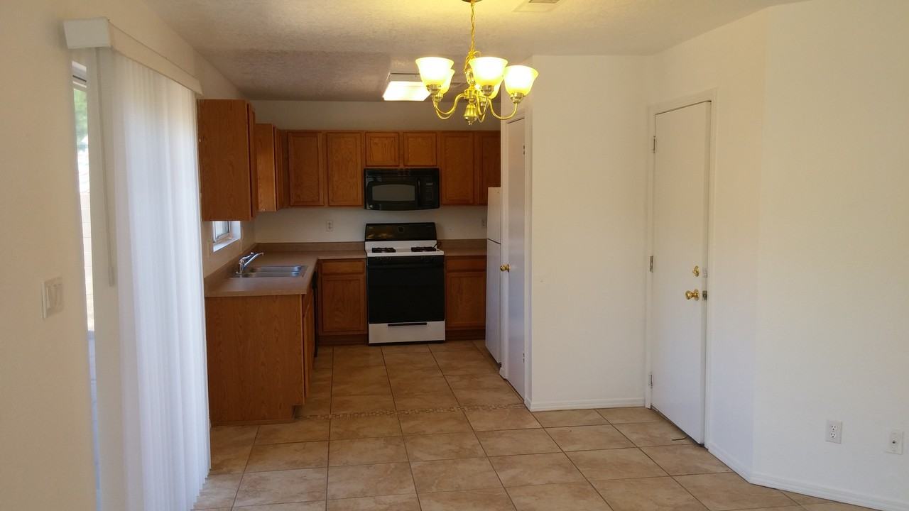 3258 Moab Ln Ne - Photo 4 of 6