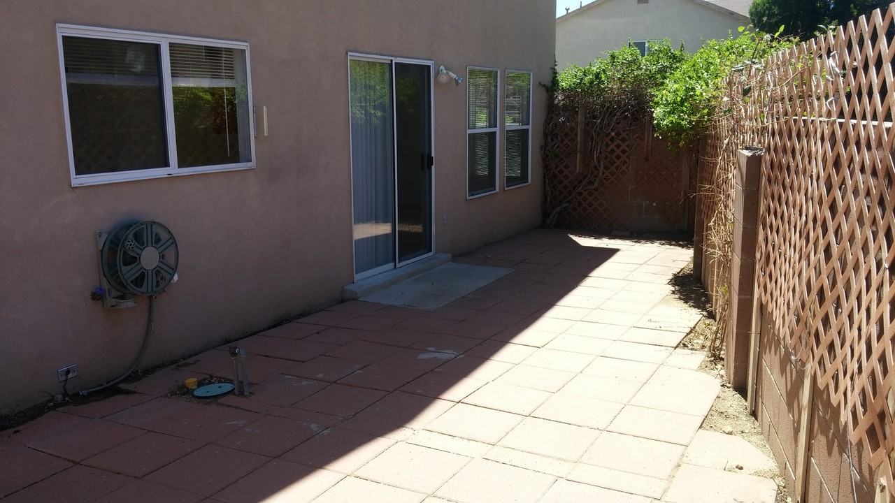 3258 Moab Ln Ne - Photo 5 of 6