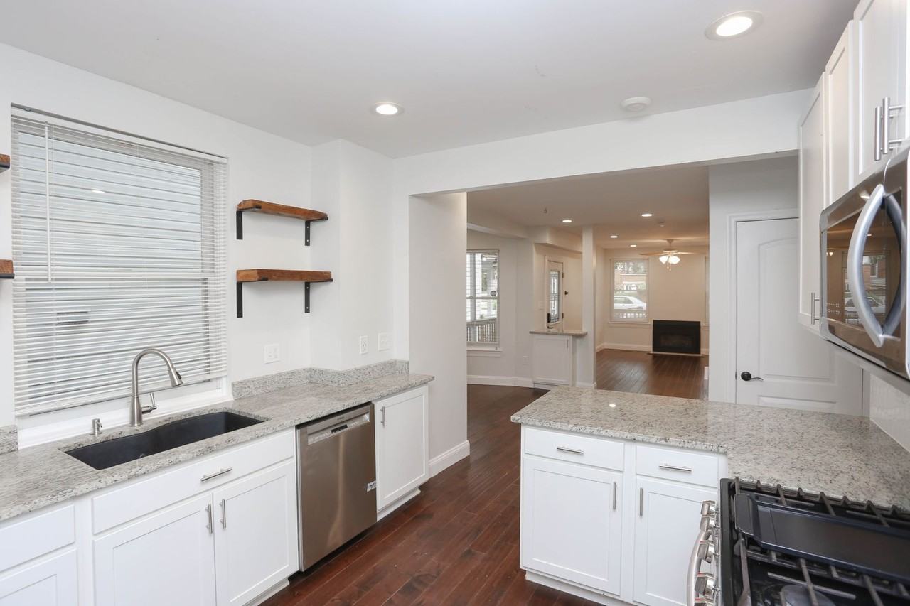 619 E 35th St - Photo 6 of 24