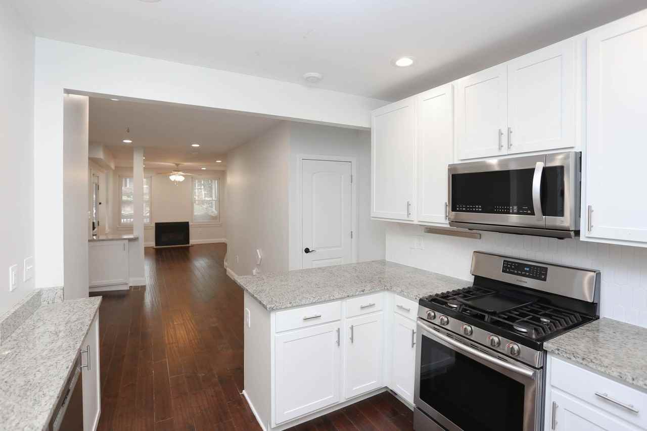 619 E 35th St - Photo 7 of 24
