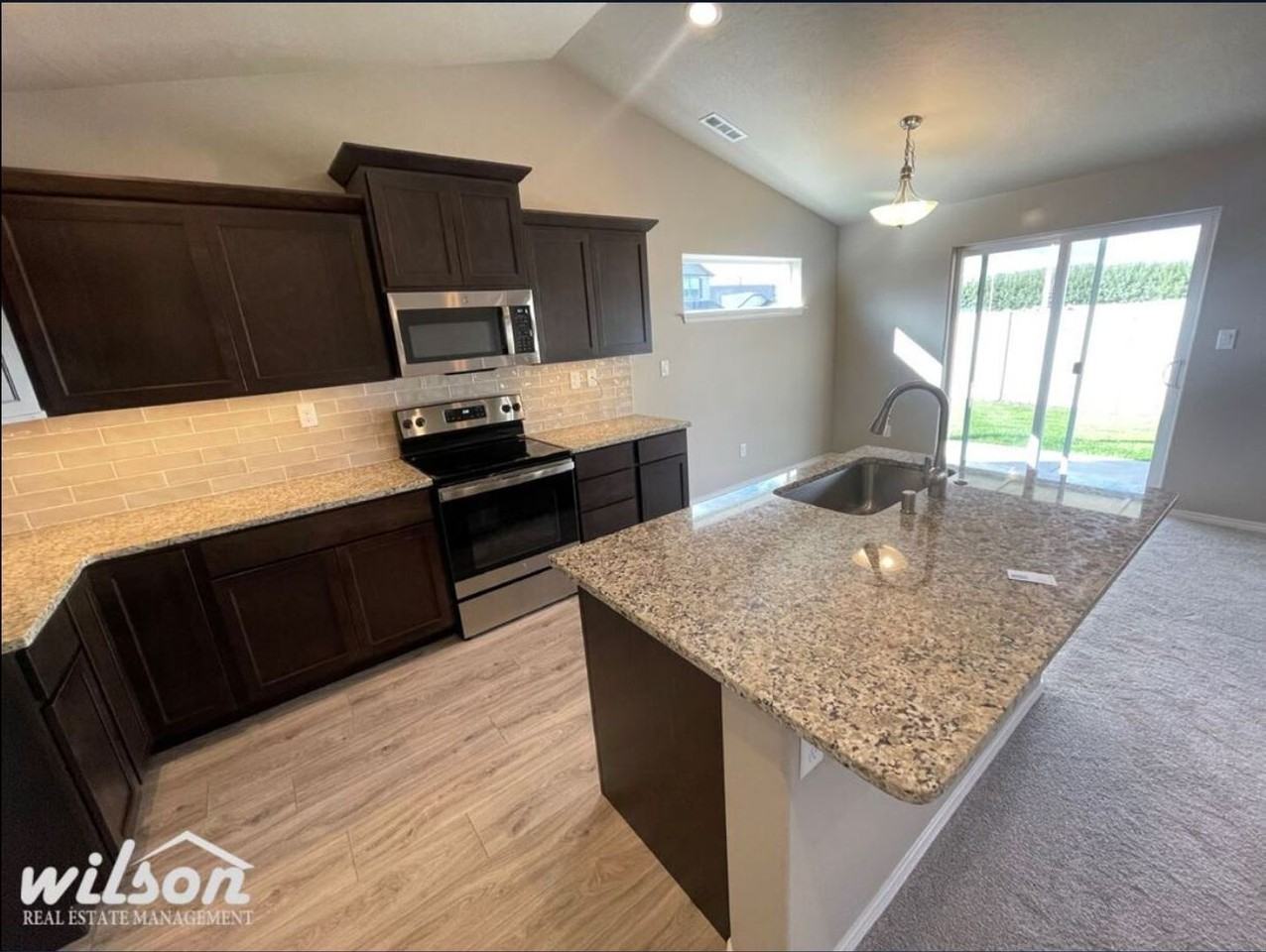 6113 Judd Ave - Photo 7 of 23