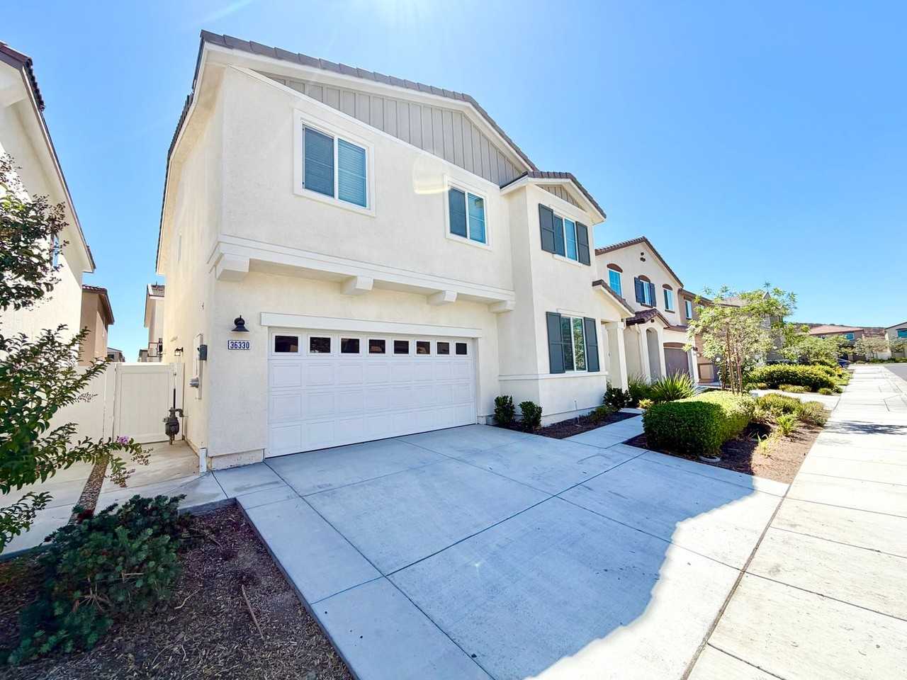 36330 Albus Ave - Photo 2 of 41