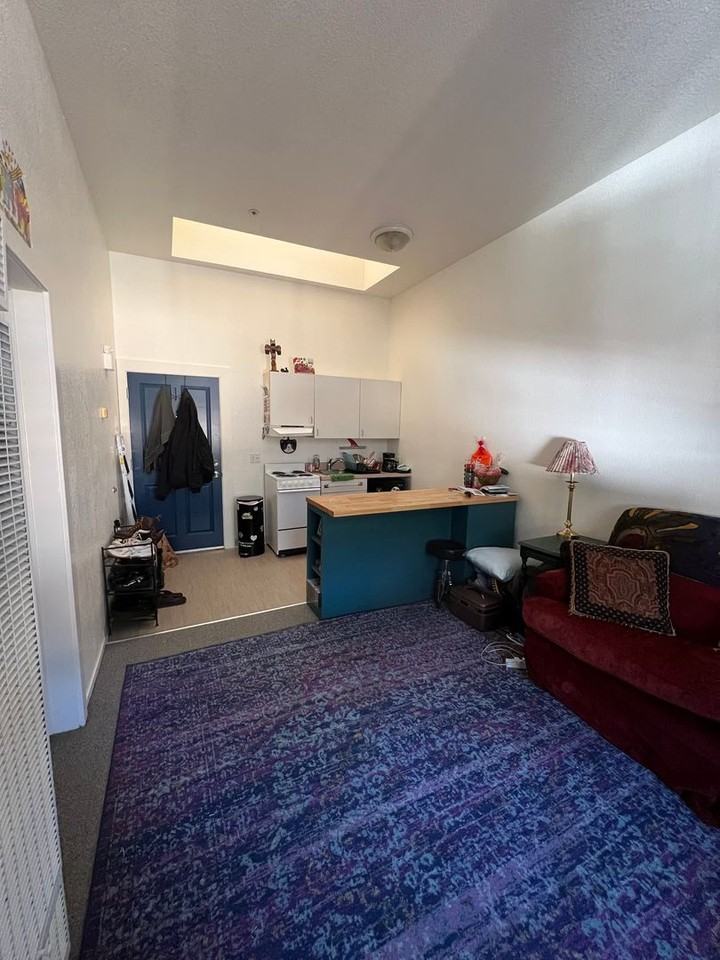 691 High St - Photo 2 of 5