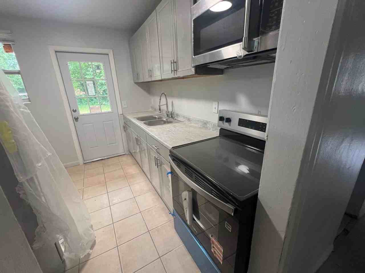 5749 Merrill Rd - Photo 4 of 15