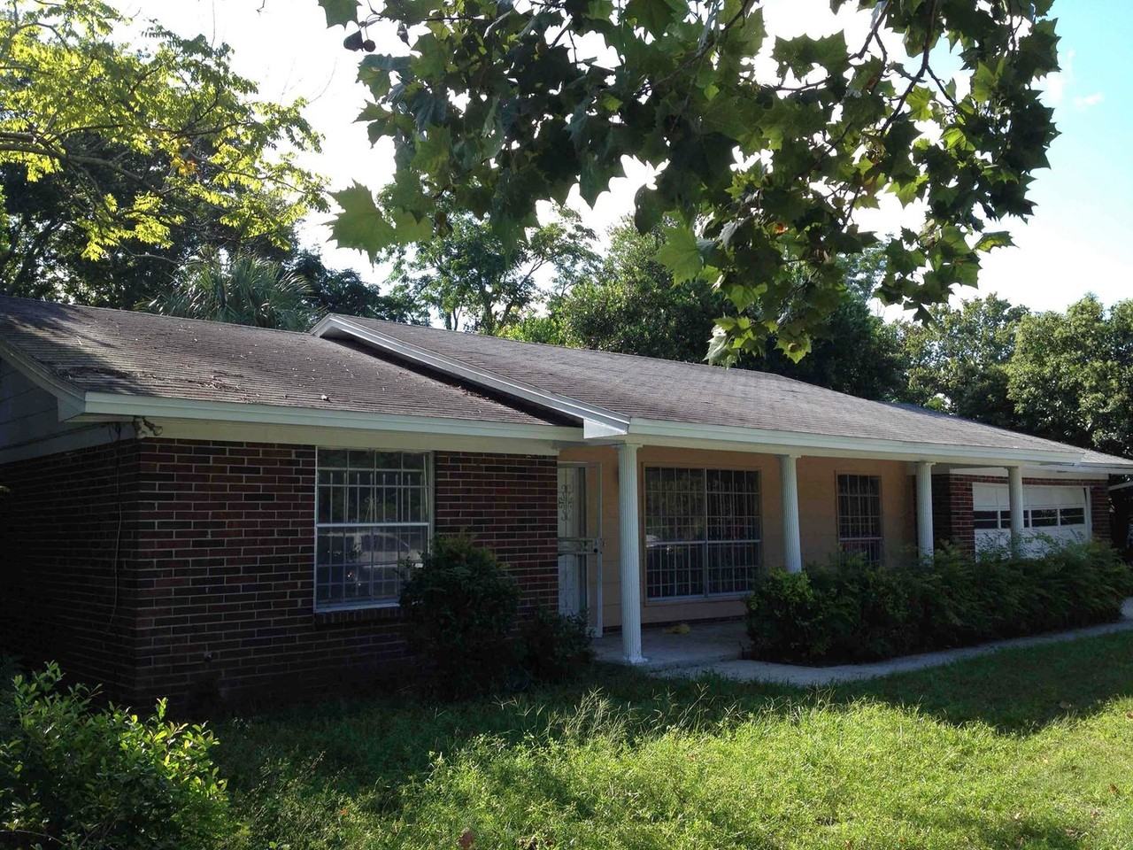 3850 University Club Blvd - Photo 2 of 3