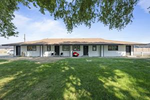 featured image of 4278 Grape Dr Ne