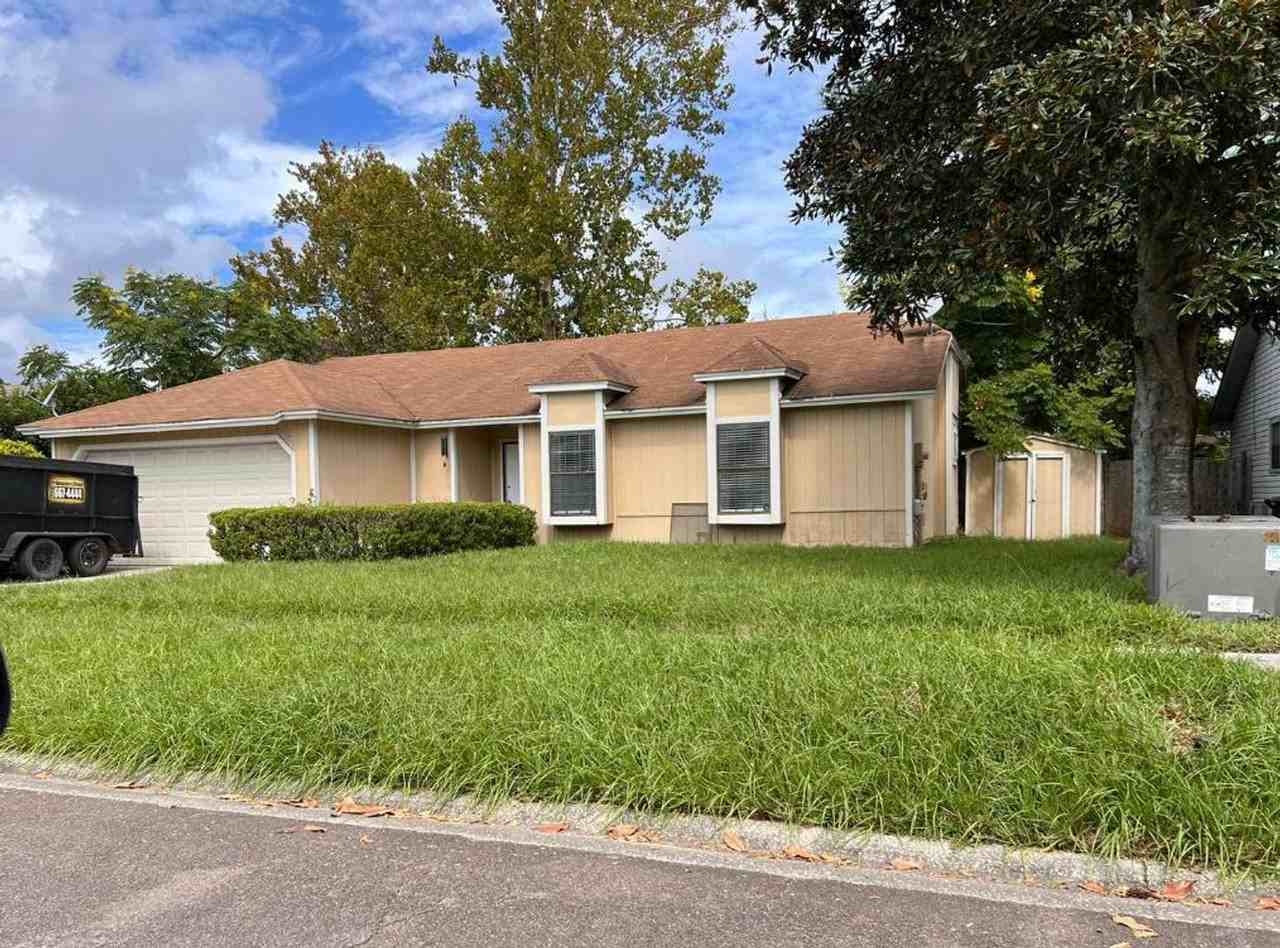 8439 Everest Dr - Photo 3 of 10