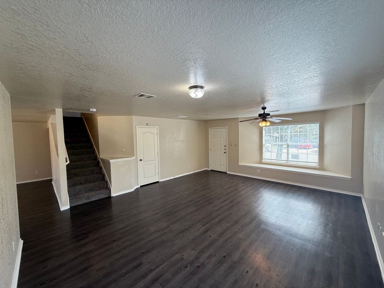 11127 Vollmer Ln - Photo 5 of 23