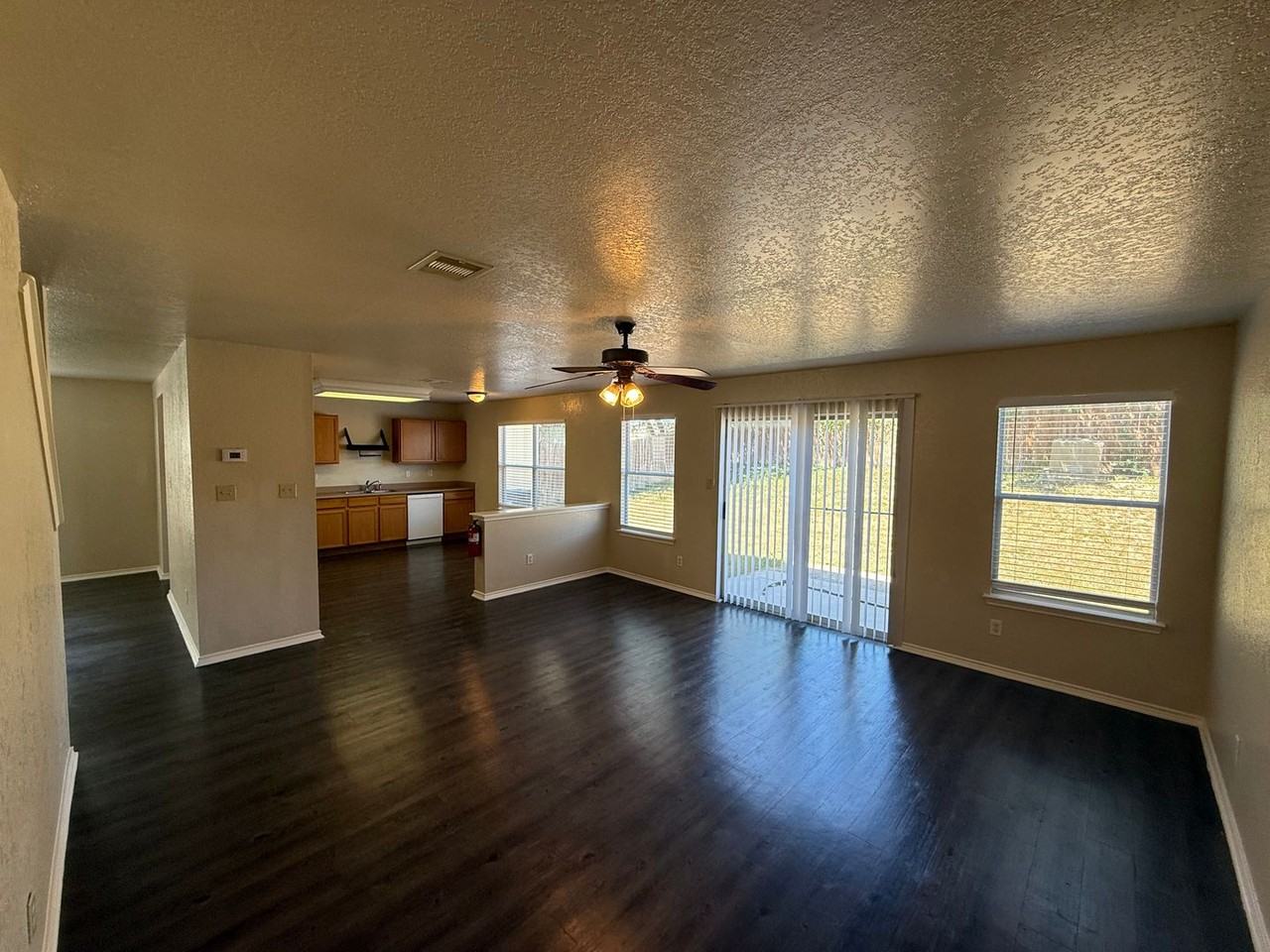 11127 Vollmer Ln - Photo 6 of 23