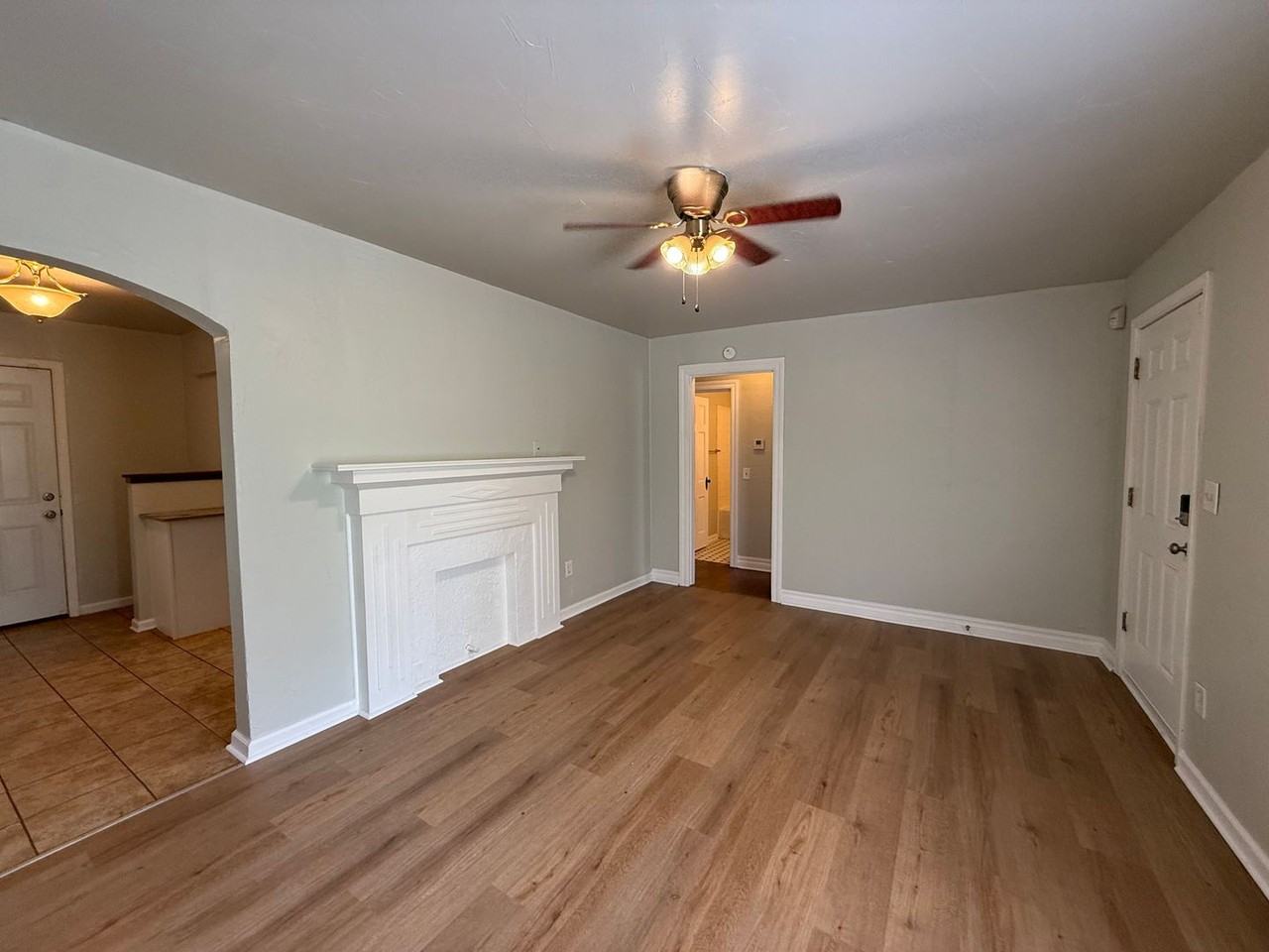 2249 Nw 37th St - Photo 5 of 20