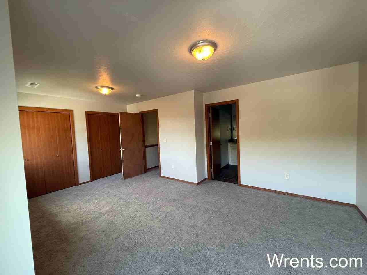 10417 E Maxwell Ln - Photo 4 of 7