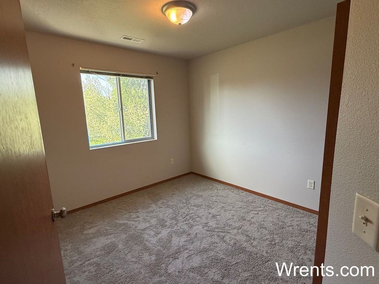 10417 E Maxwell Ln - Photo 6 of 7