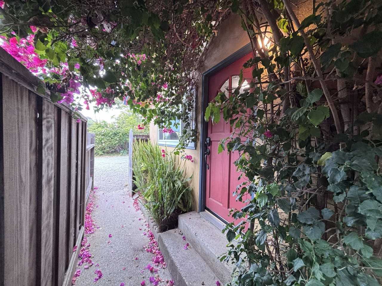 4441 W Walnut St #JADU - Photo 2 of 12