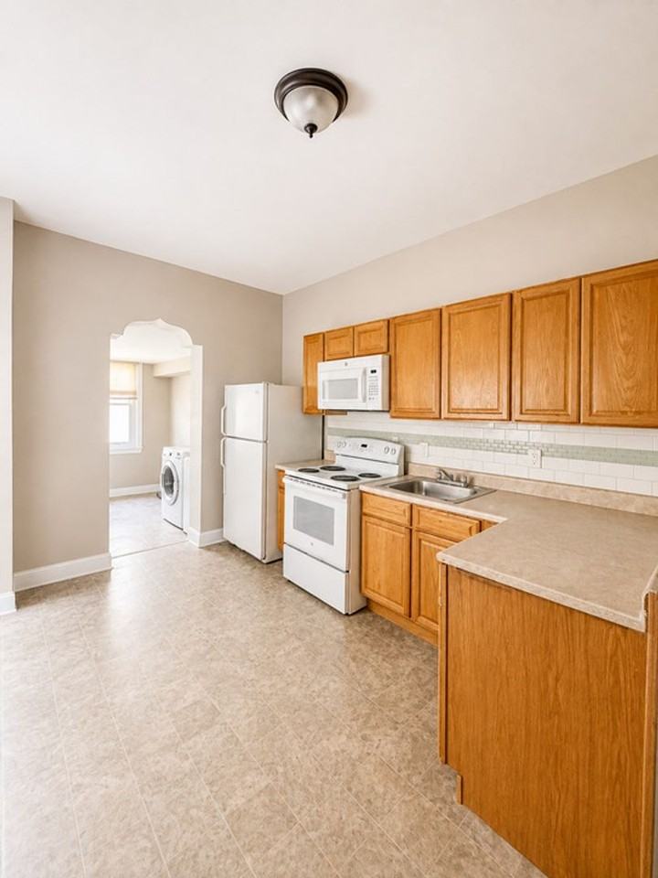 3324 Jasper St - Photo 5 of 27