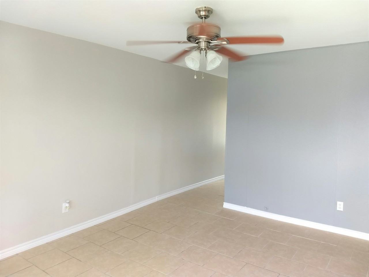 1315 East Carlos Truan Boulevard, Unit 8 - Photo 3 of 3