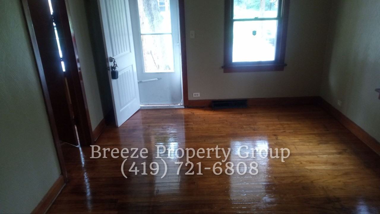 36 E Park St - Photo 2 of 13