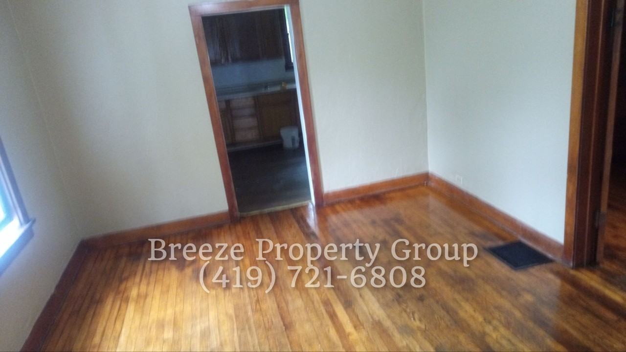 36 E Park St - Photo 5 of 13
