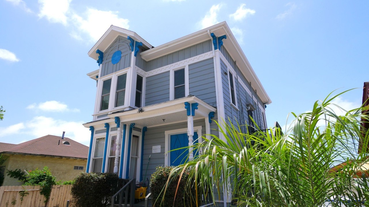 Fourplex on F Ave. - Photo 2 of 3