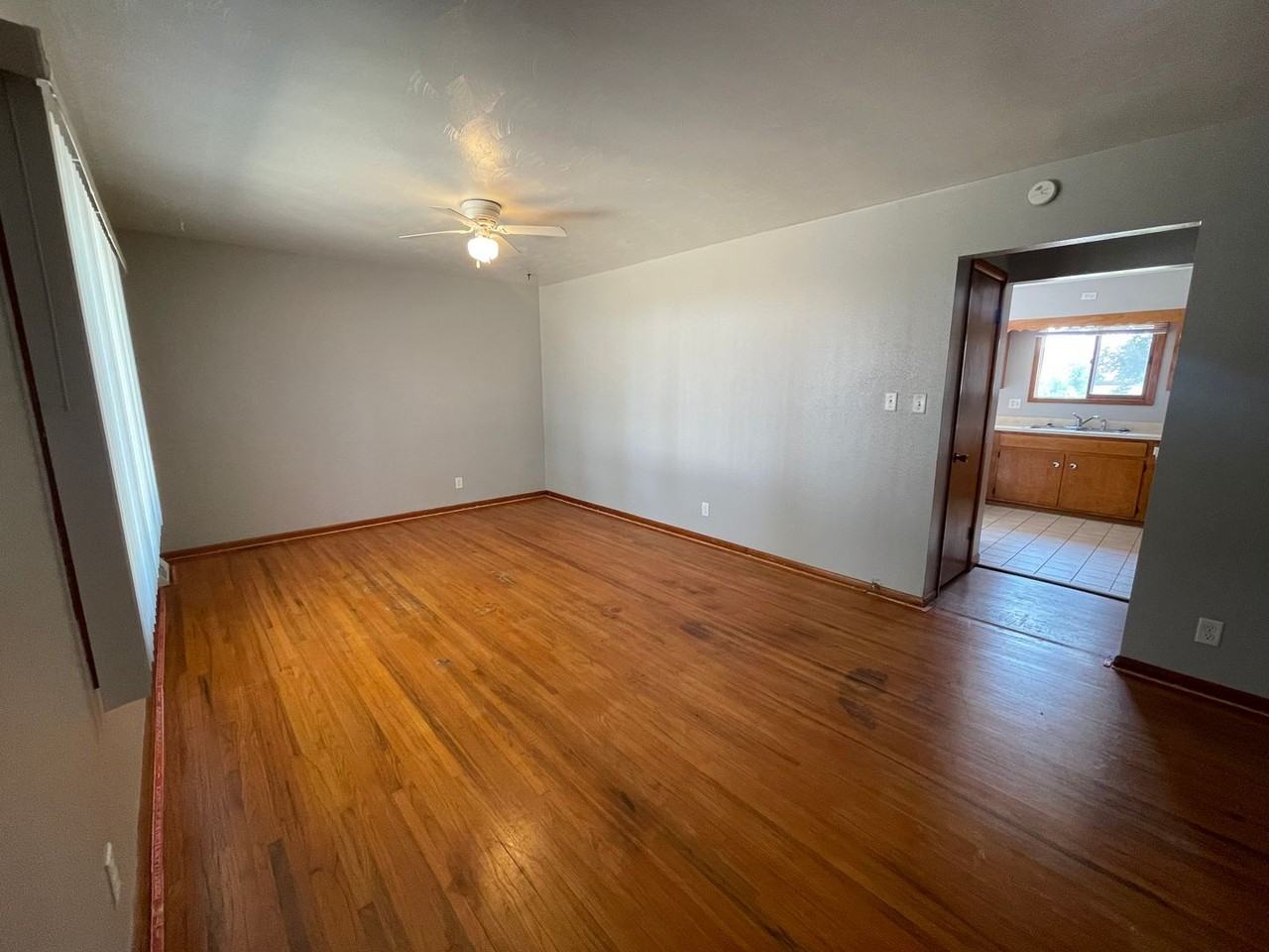 1045 5th St Sw - Photo 3 of 16