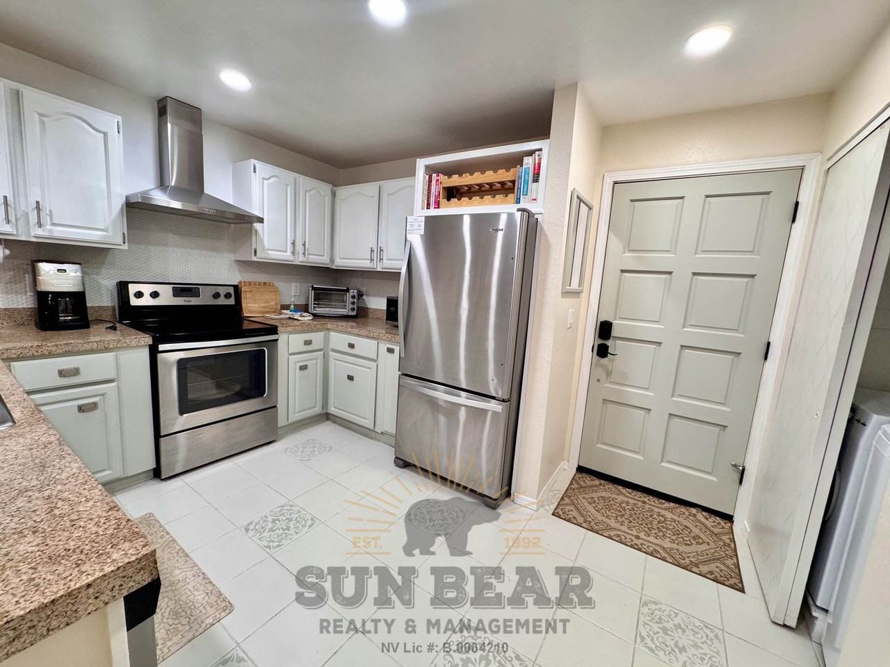 929 Southwood Blvd - Photo 3 of 25