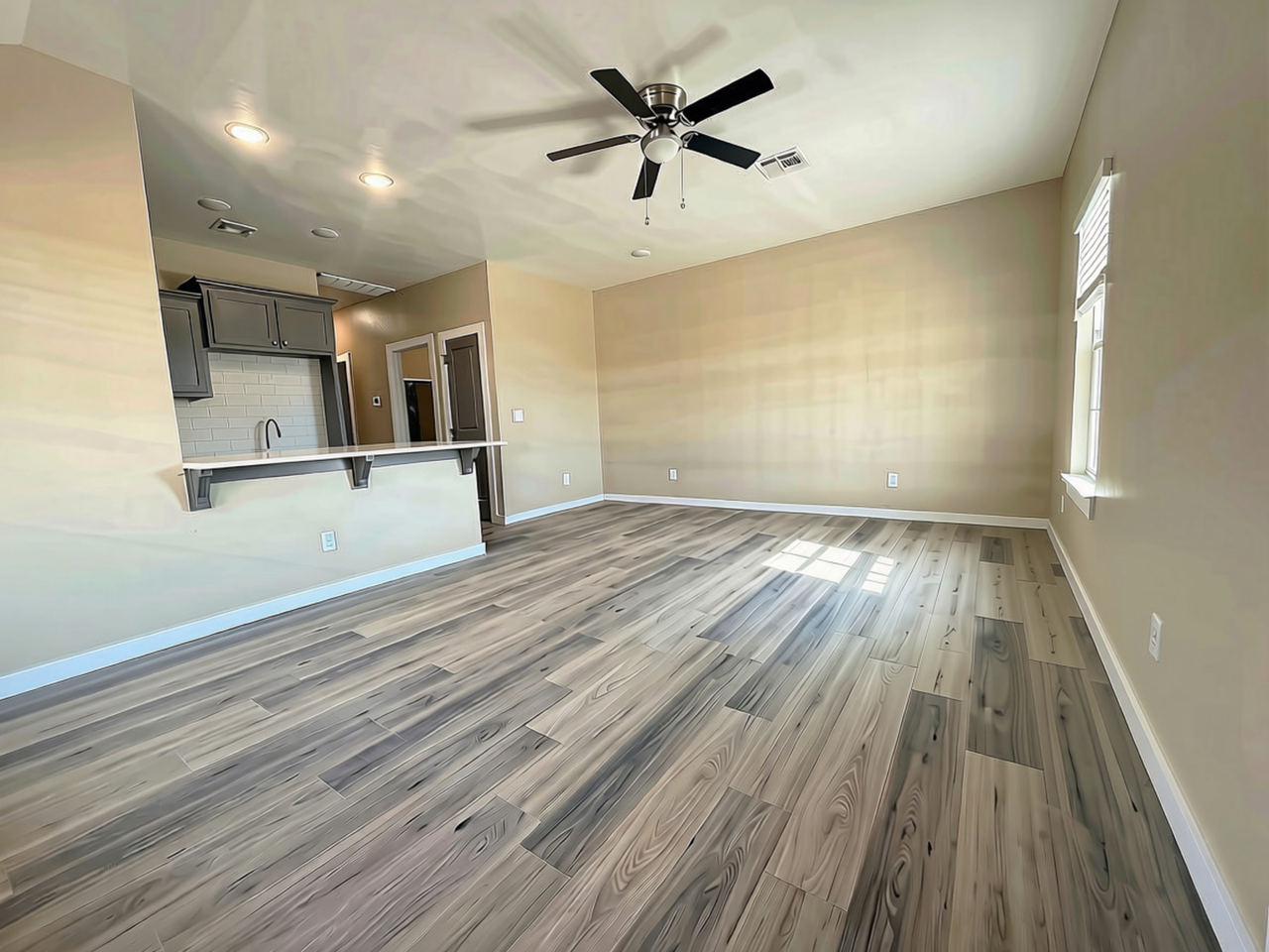 1409 Sw Bishop Rd - Photo 3 of 11