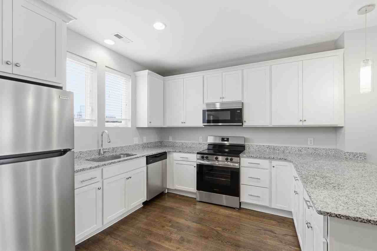 522 Dr Db Todd Jr Blvd - Photo 3 of 27