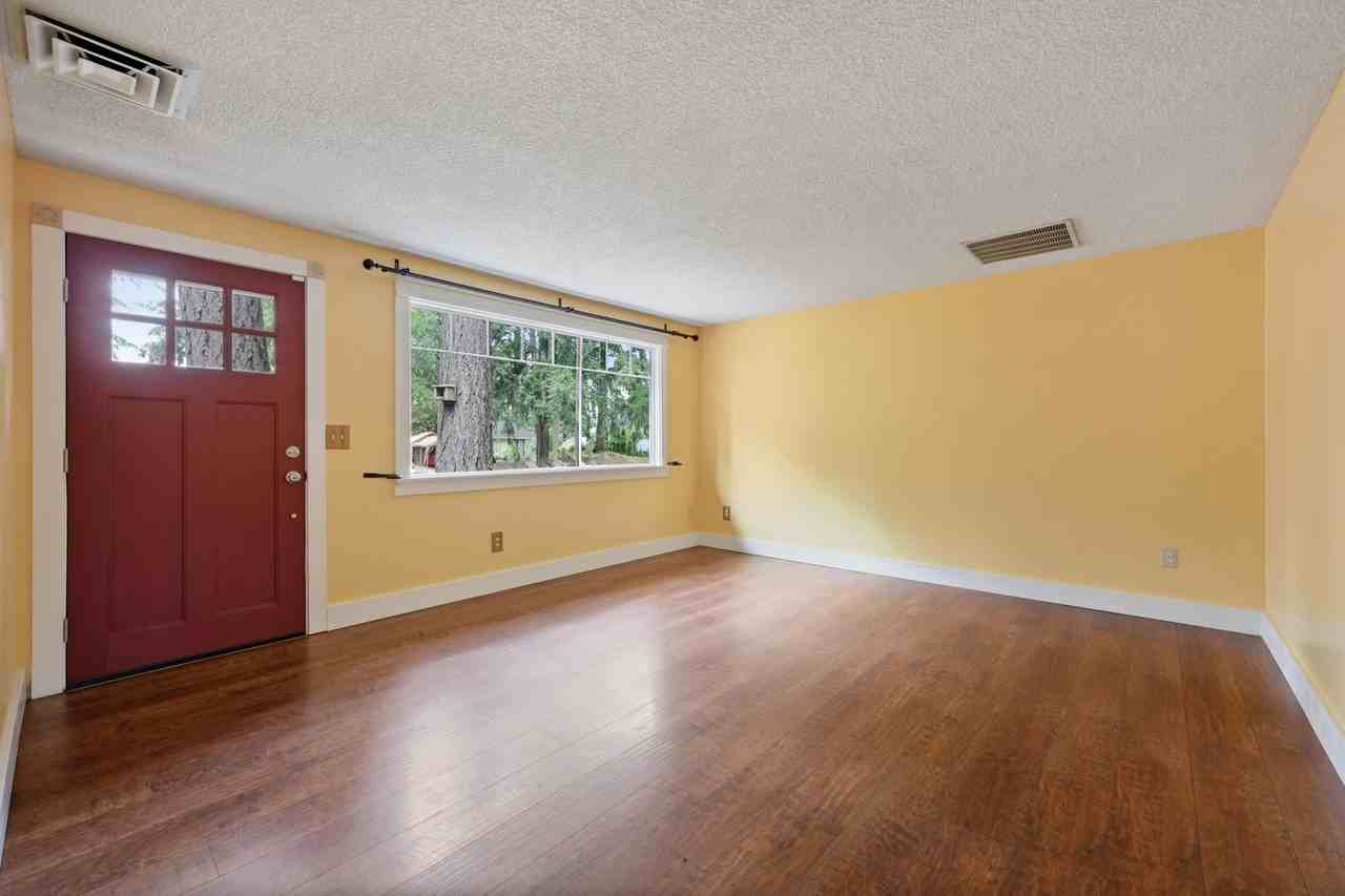 1244 Neil St Ne - Photo 5 of 29