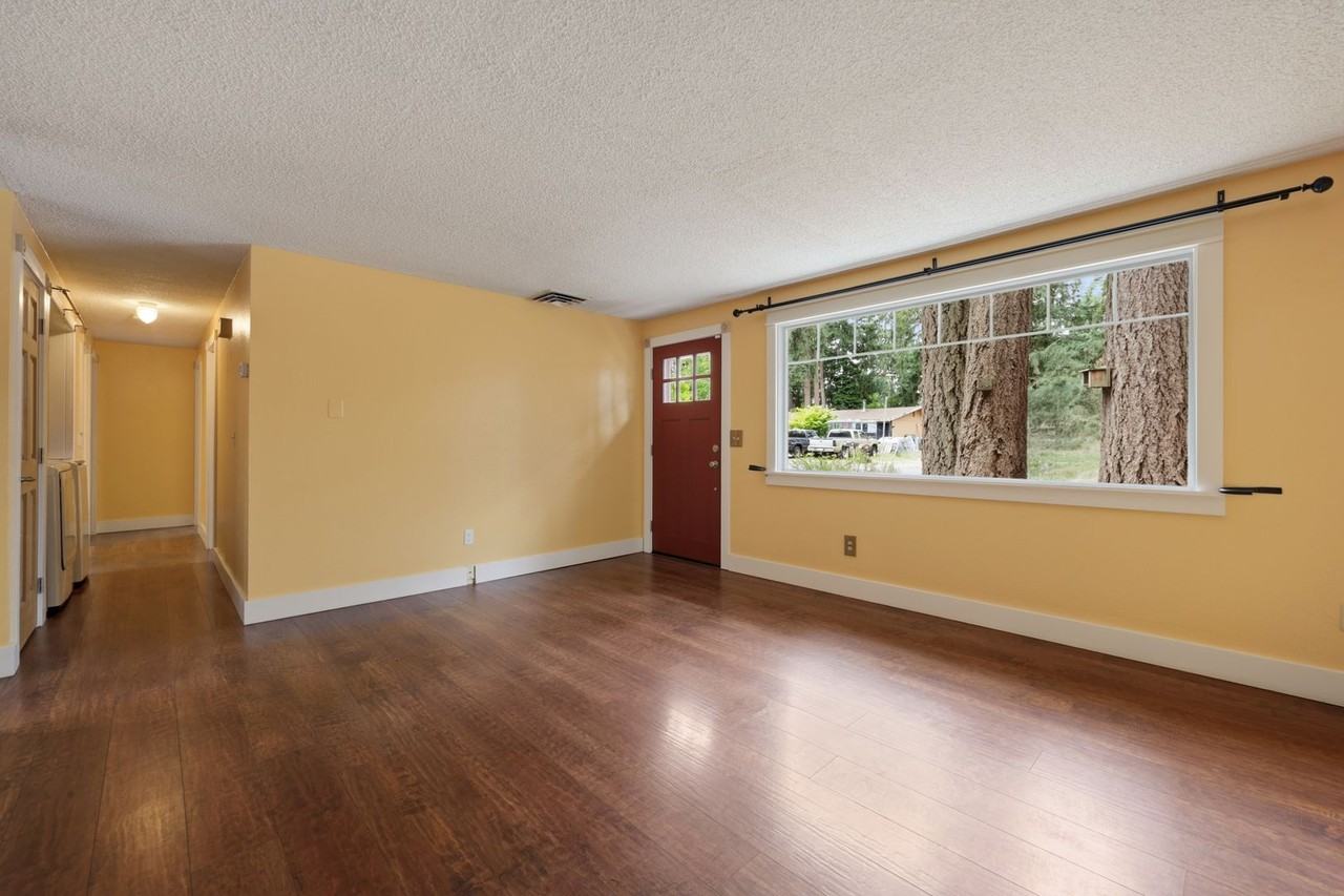 1244 Neil St Ne - Photo 6 of 29