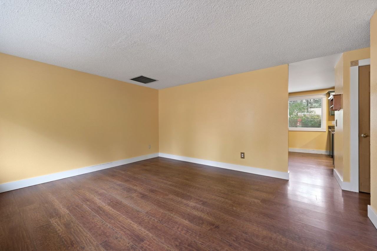 1244 Neil St Ne - Photo 7 of 29